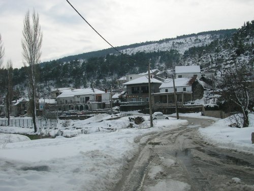 gostiona Vrilo, desno je put za Ljubu�ki
