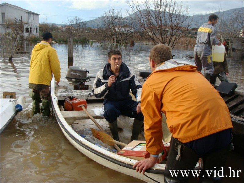 (35)