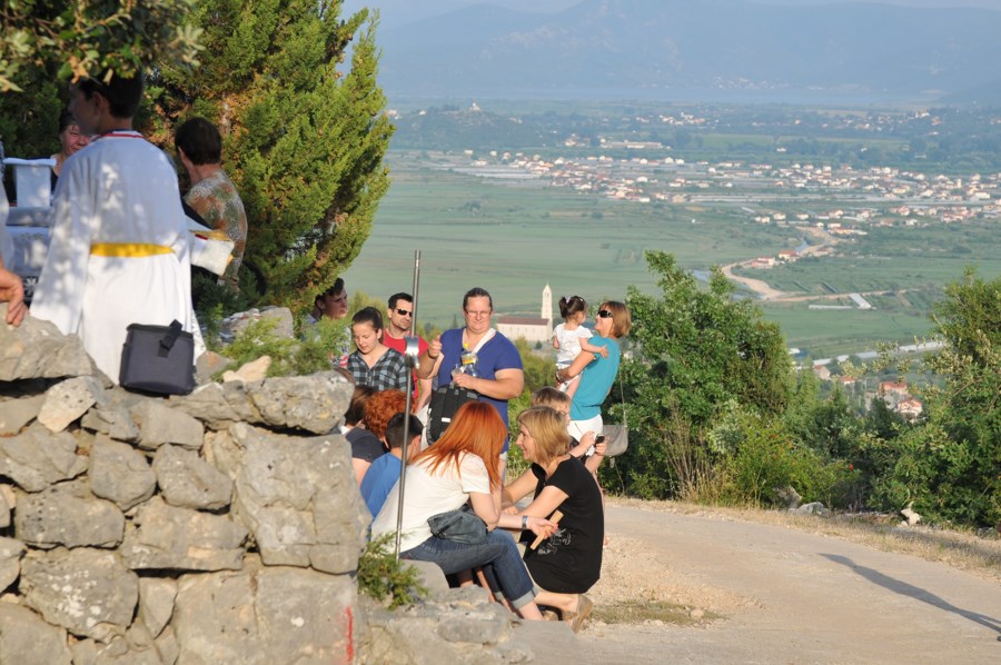 (24)