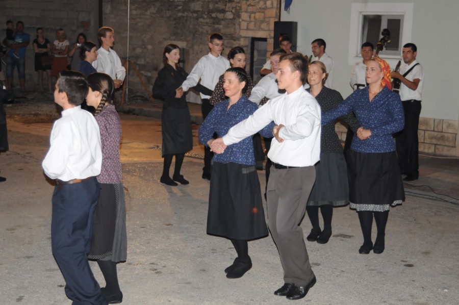 (67)