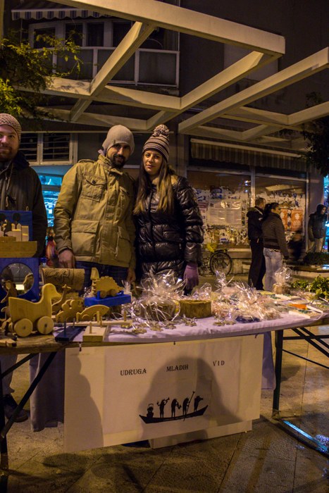 (21)